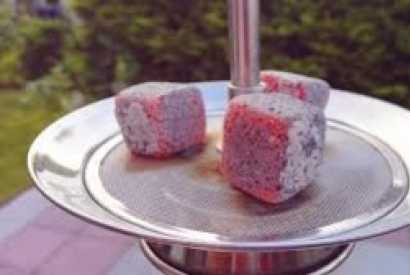 Preparazione del narghilè: i carboncini